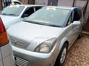 Toyota Opa 2000 Silver