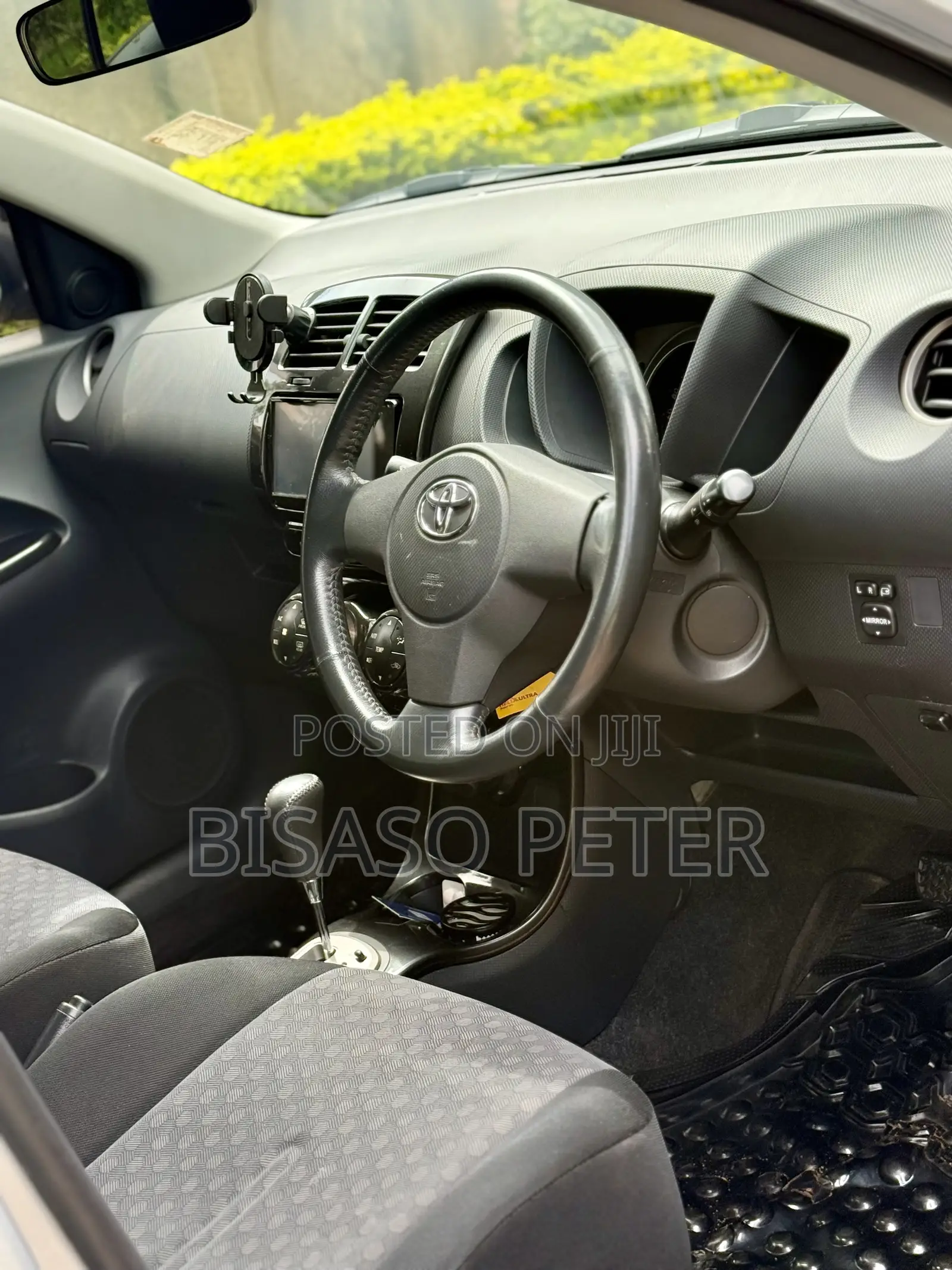 Toyota IST 2010 Silver