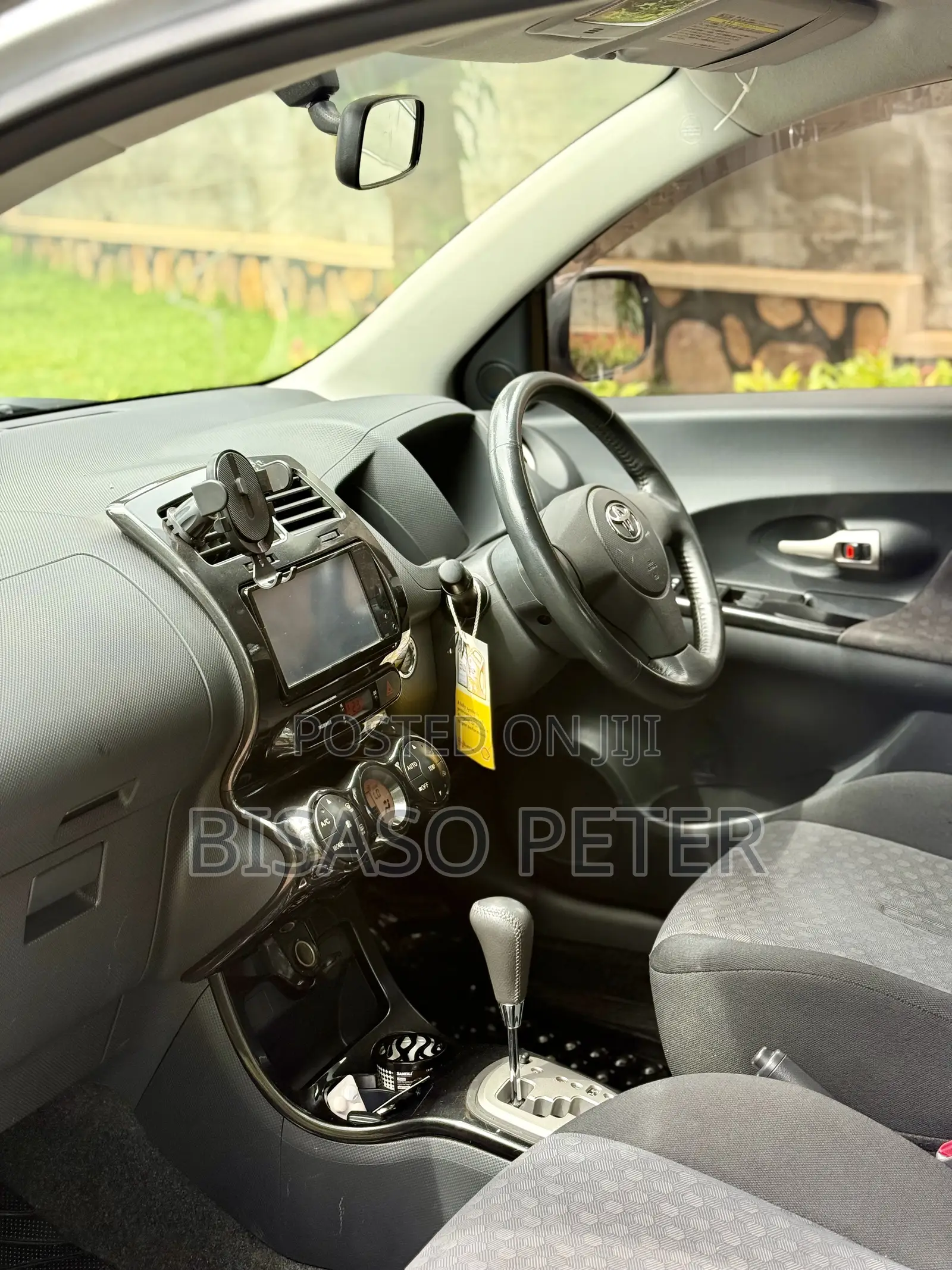 Toyota IST 2010 Silver