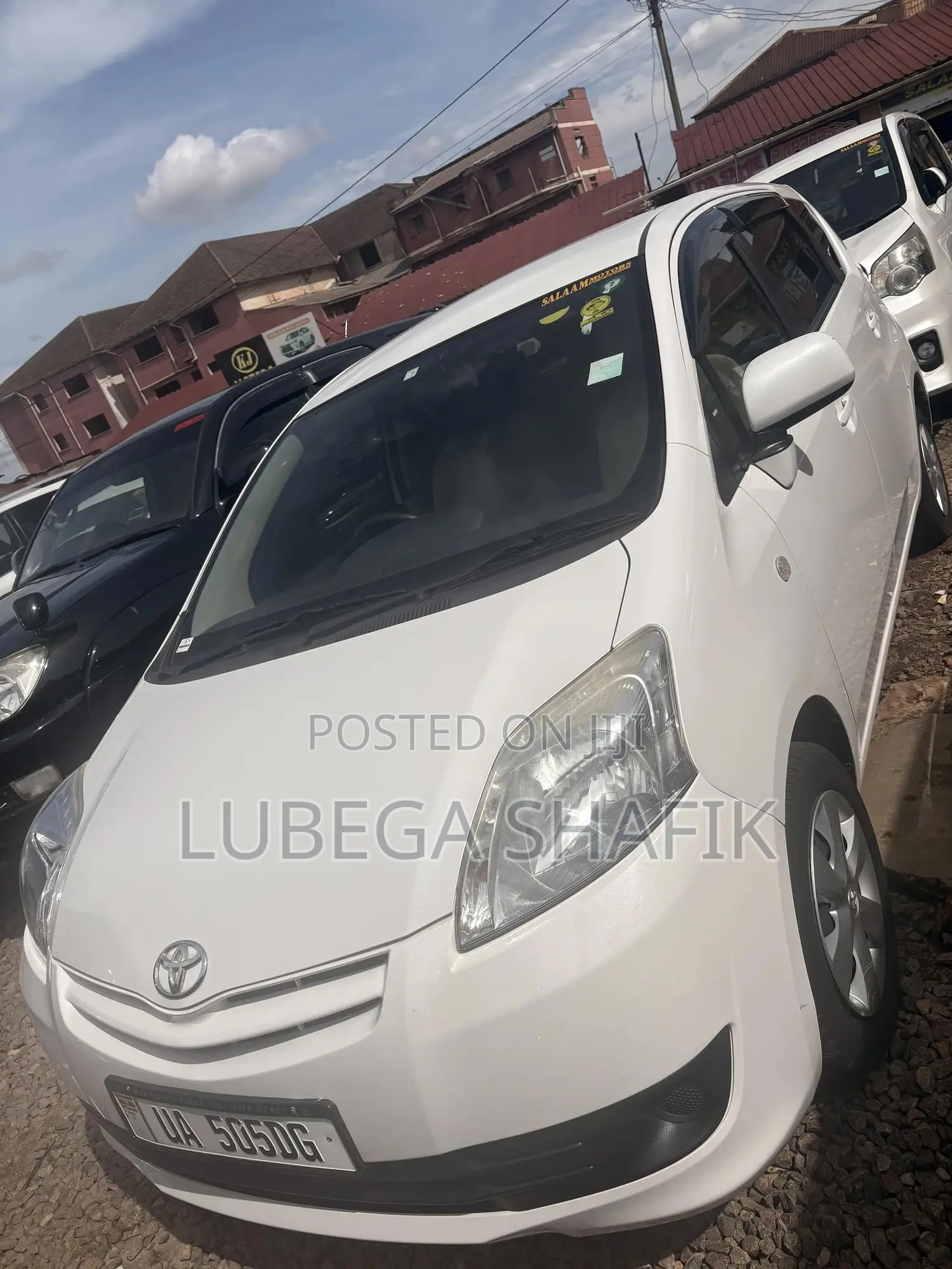 Toyota Passo Sette 2011 Silver