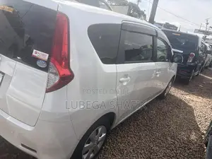 Toyota Passo Sette 2011 Silver