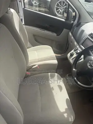 Toyota Passo Sette 2011 Silver