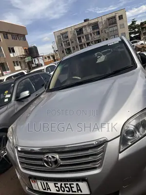 Toyota Vanguard 2010 Silver
