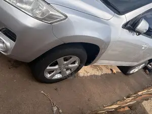 Toyota Vanguard 2010 Silver