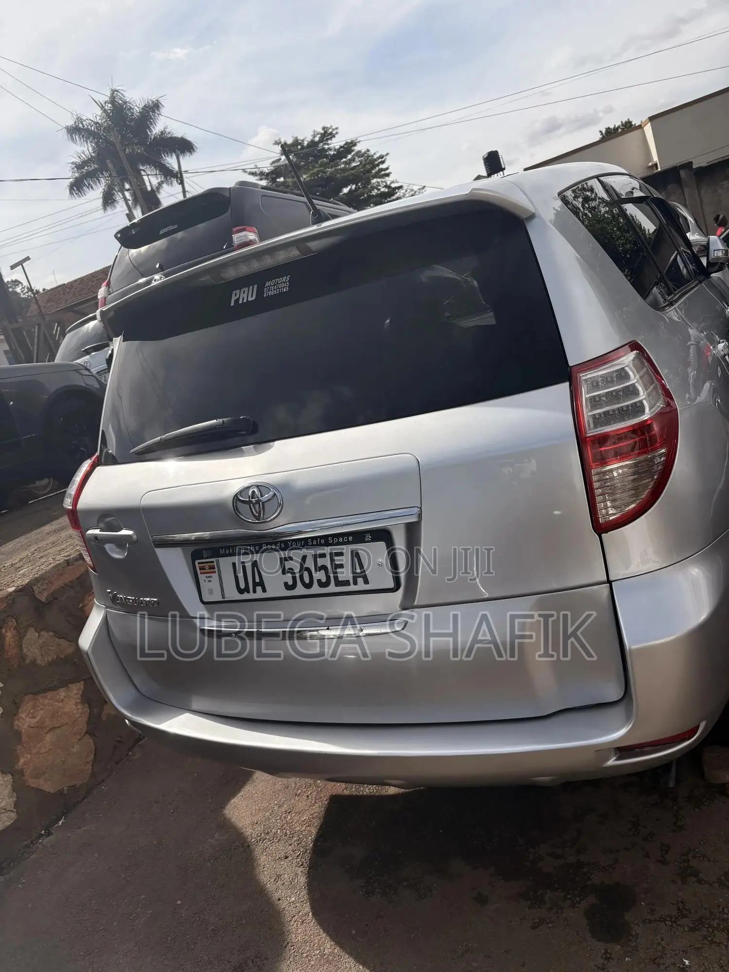 Toyota Vanguard 2010 Silver