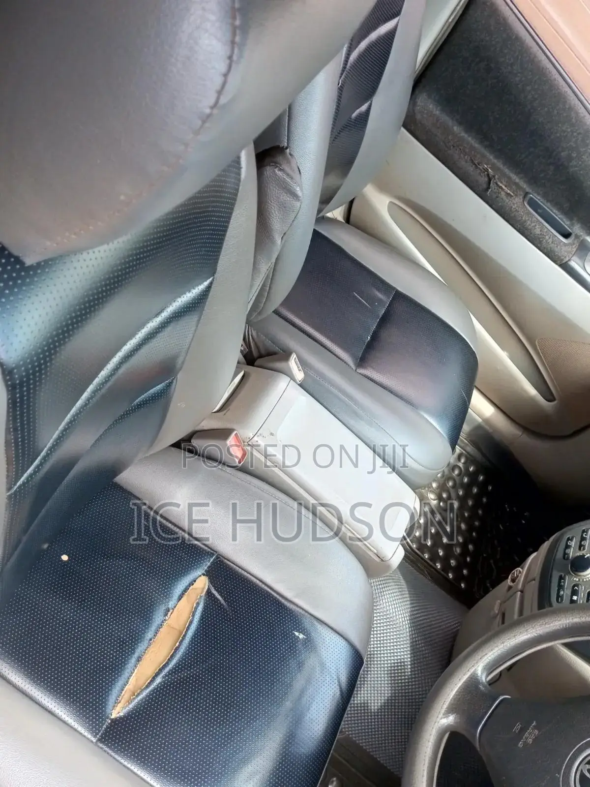 Toyota Opa 2000 Silver