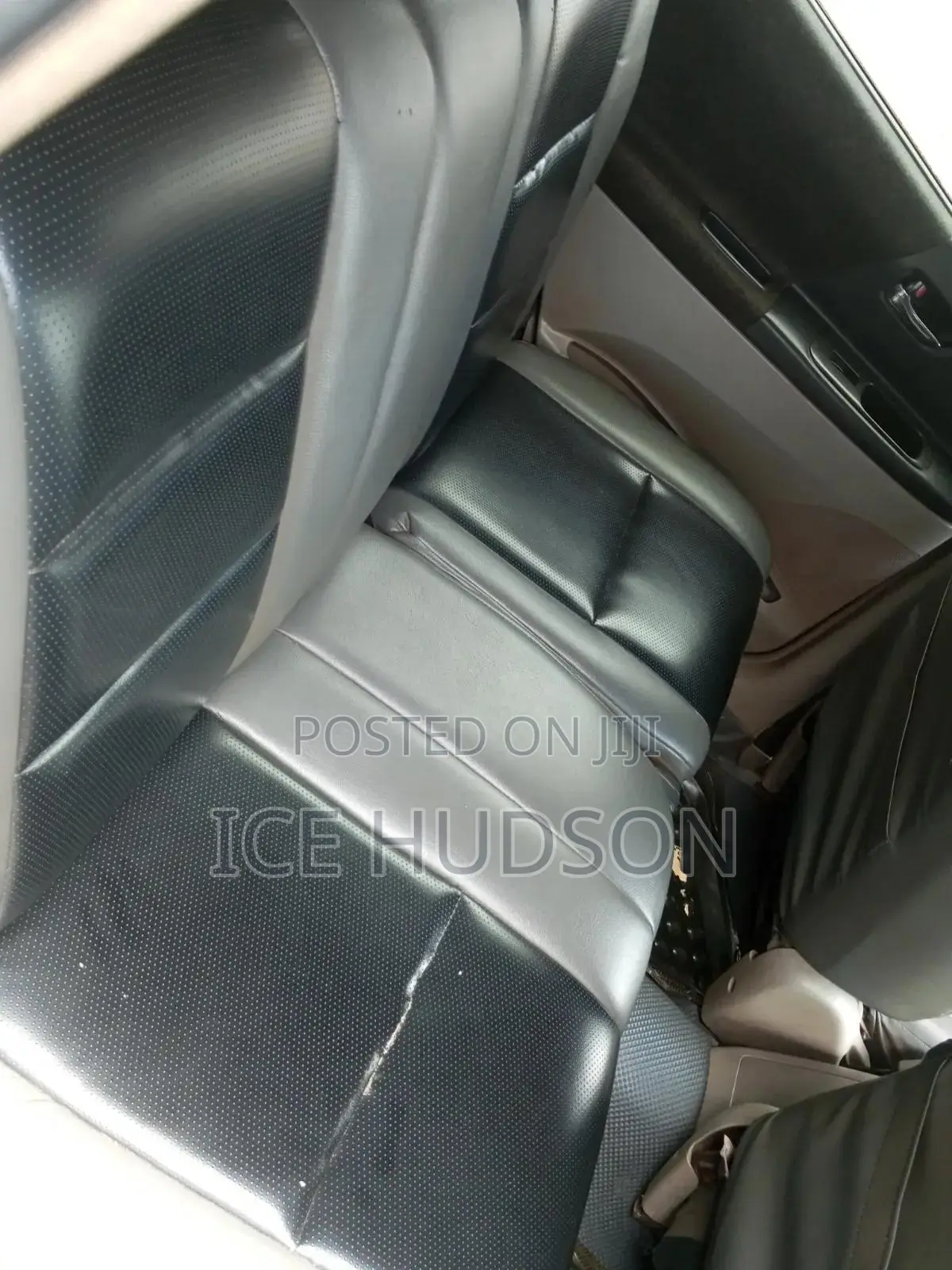 Toyota Opa 2000 Silver