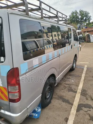Toyota HiAce 2009 Silver