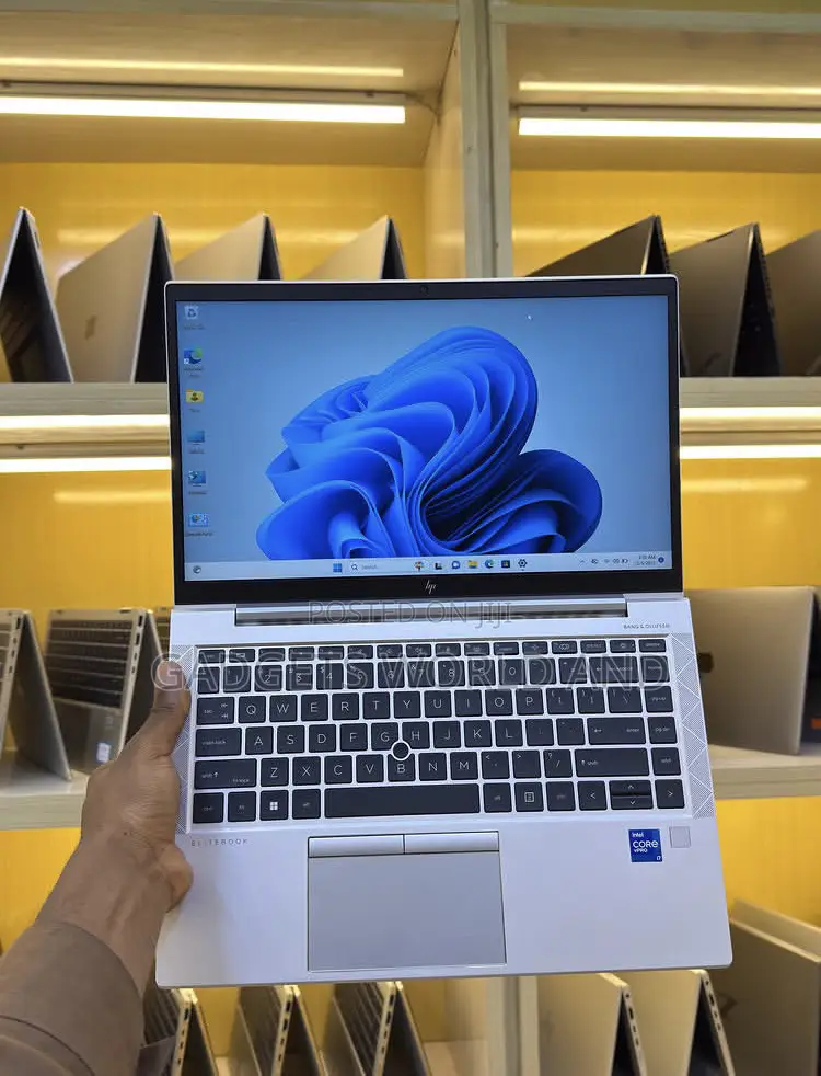 New Laptop HP EliteBook 840 G8 16GB Intel Core i7 SSD 512GB