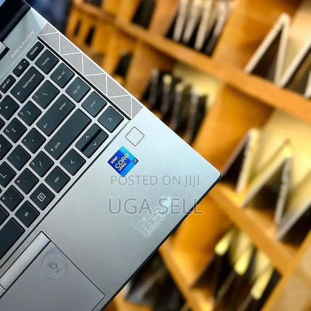 New Laptop HP ZBook Firefly G8 16GB Intel Core i7 SSD 512GB