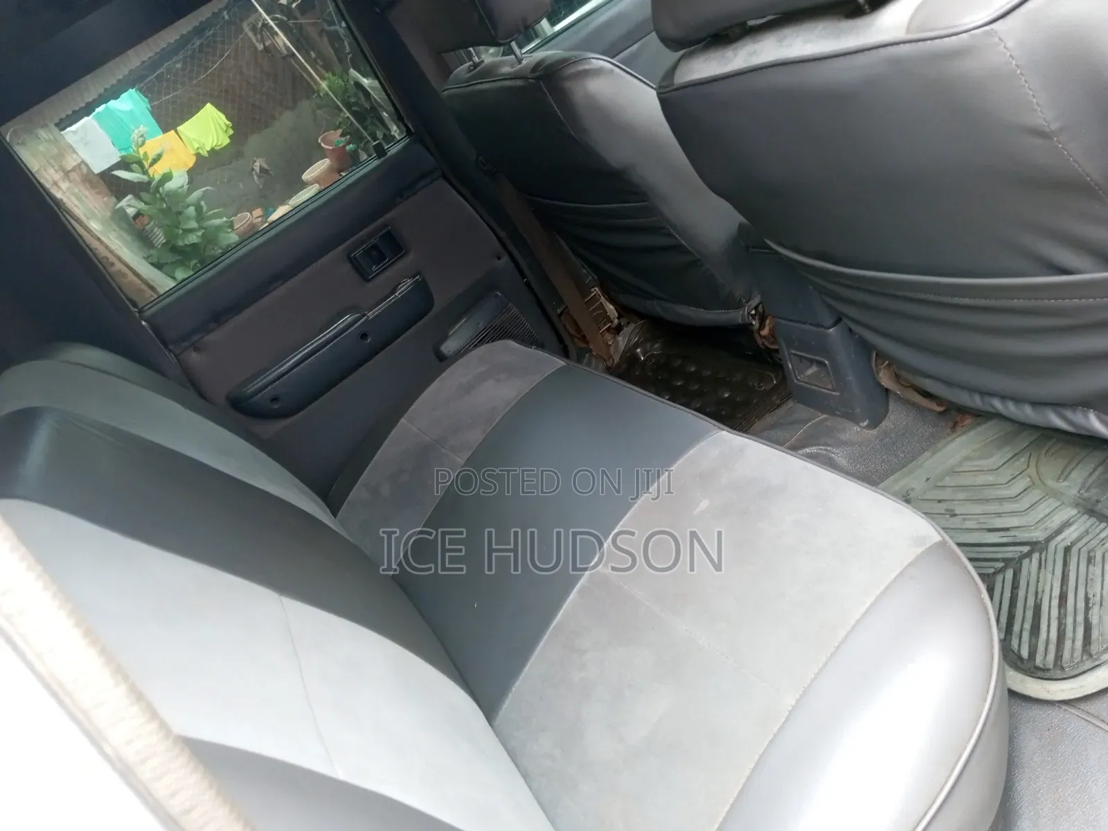 Toyota Hilux 2000 Silver
