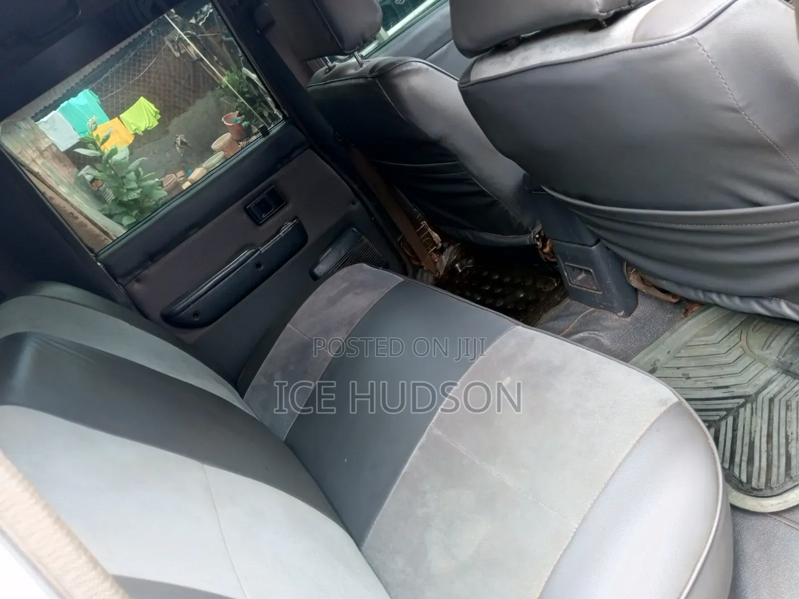 Toyota Hilux 2000 Silver