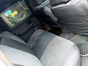 Toyota Hilux 2000 Silver