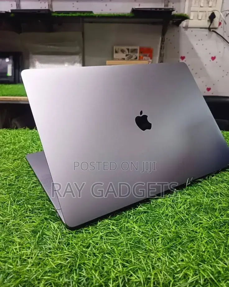New Laptop Apple MacBook Air 2024 M3 13-inch 16GB Apple M3 SSD 512GB