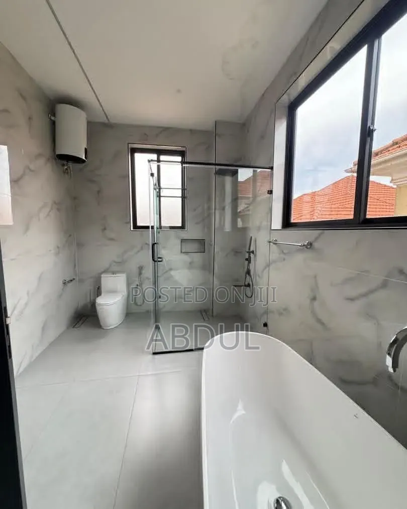 5bdrm Mansion in Kyanja, Nakawa for sale