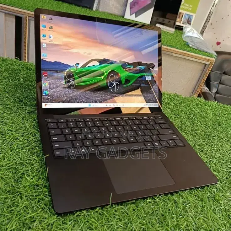 New Laptop Microsoft Surface Laptop 5 8GB Intel Core i5 SSD 256GB