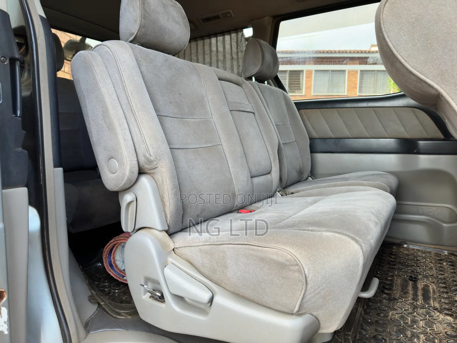 Toyota Alphard 2.4 Petrol AWD 2006 Silver