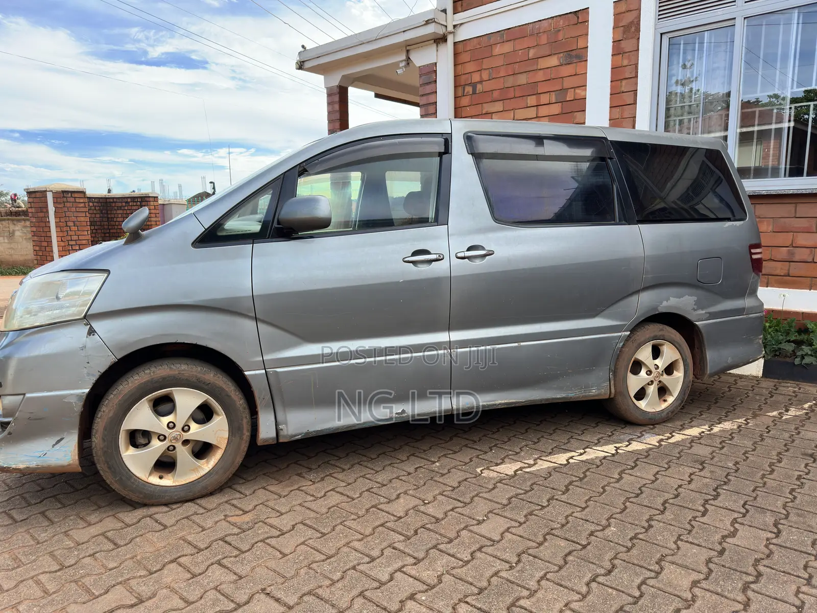 Toyota Alphard 2.4 Petrol AWD 2006 Silver
