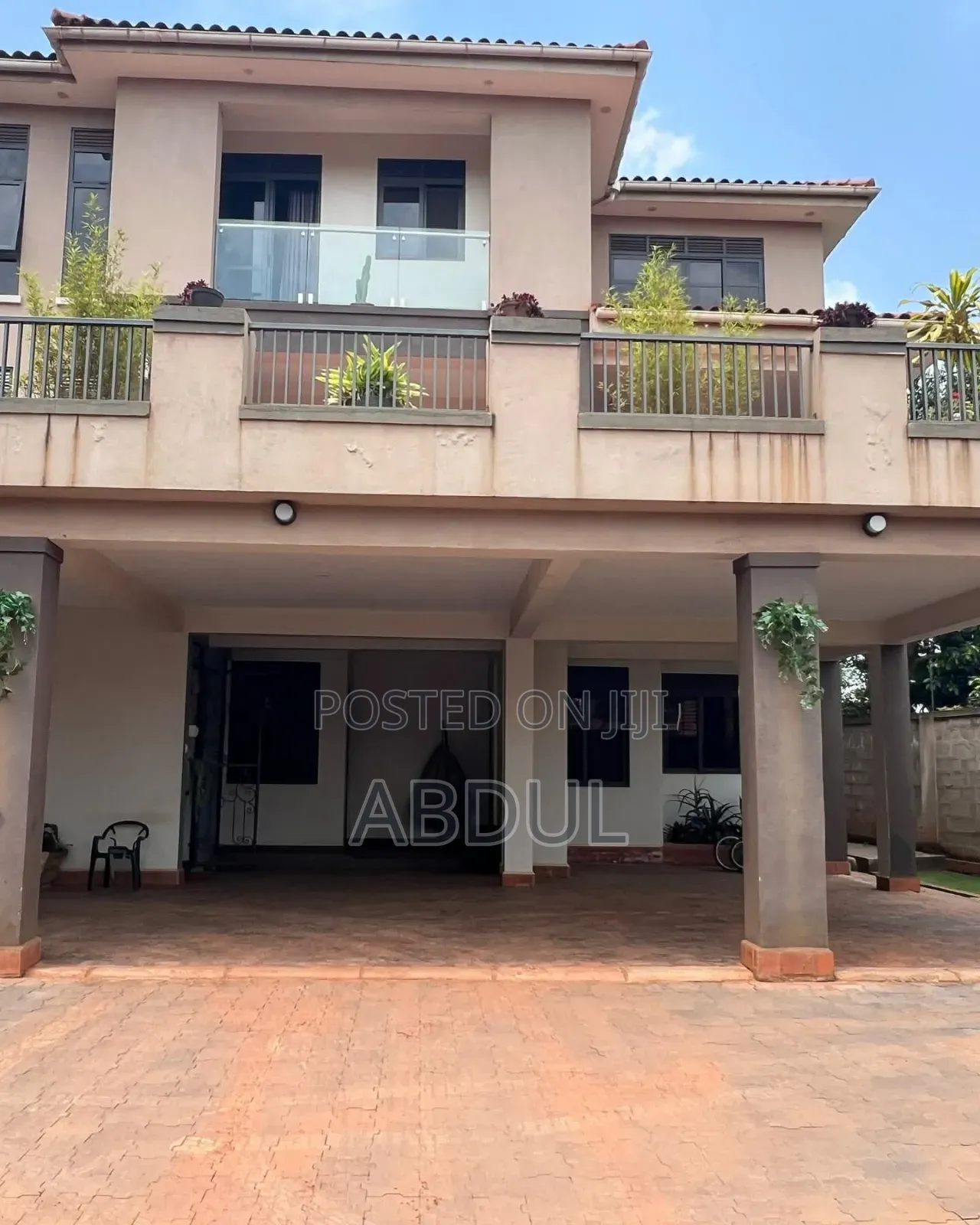 5bdrm Townhouse/Terrace in Kabira, Nakawa for sale