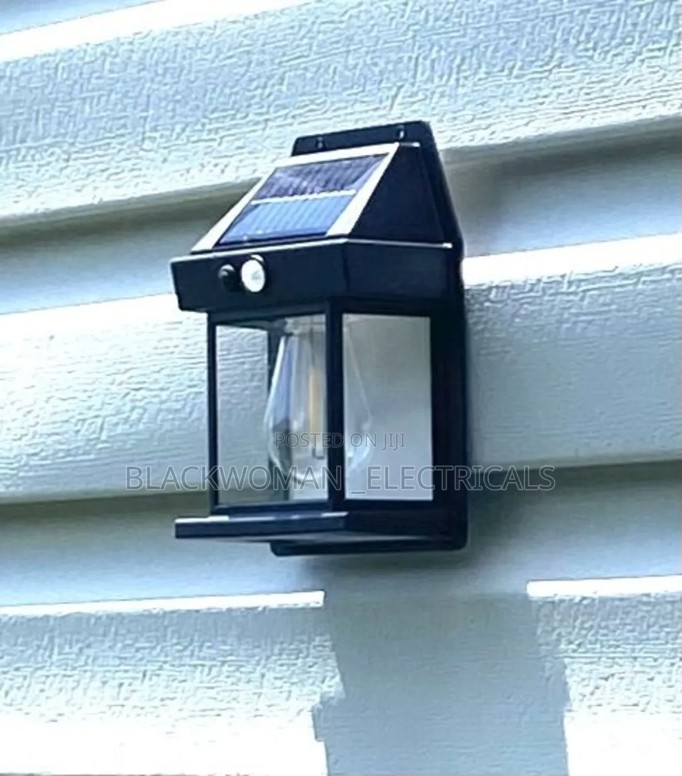 Solar Outdoor Light With Bulb, Warm Color