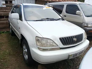 Toyota Harrier 2000 White