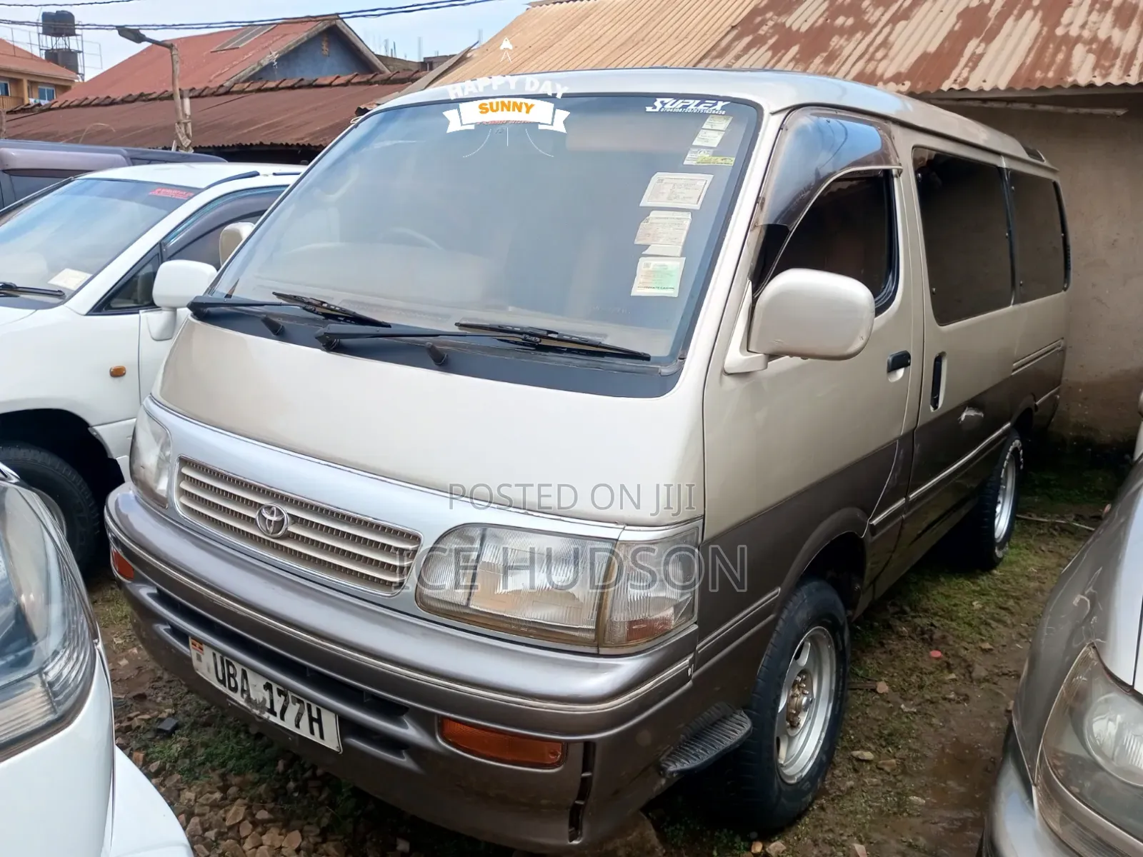 Toyota HiAce 2000 Silver