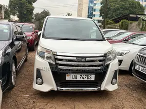 Toyota Noah 2016 Ivory
