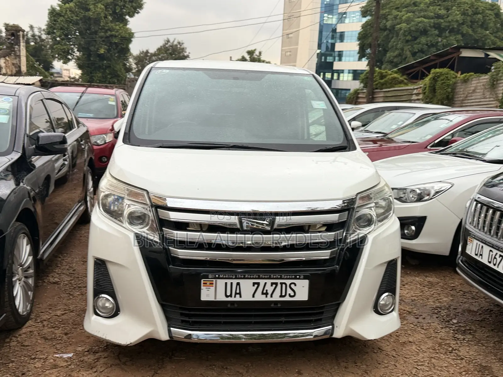 Toyota Noah 2016 Ivory