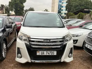 Toyota Noah 2016 Ivory
