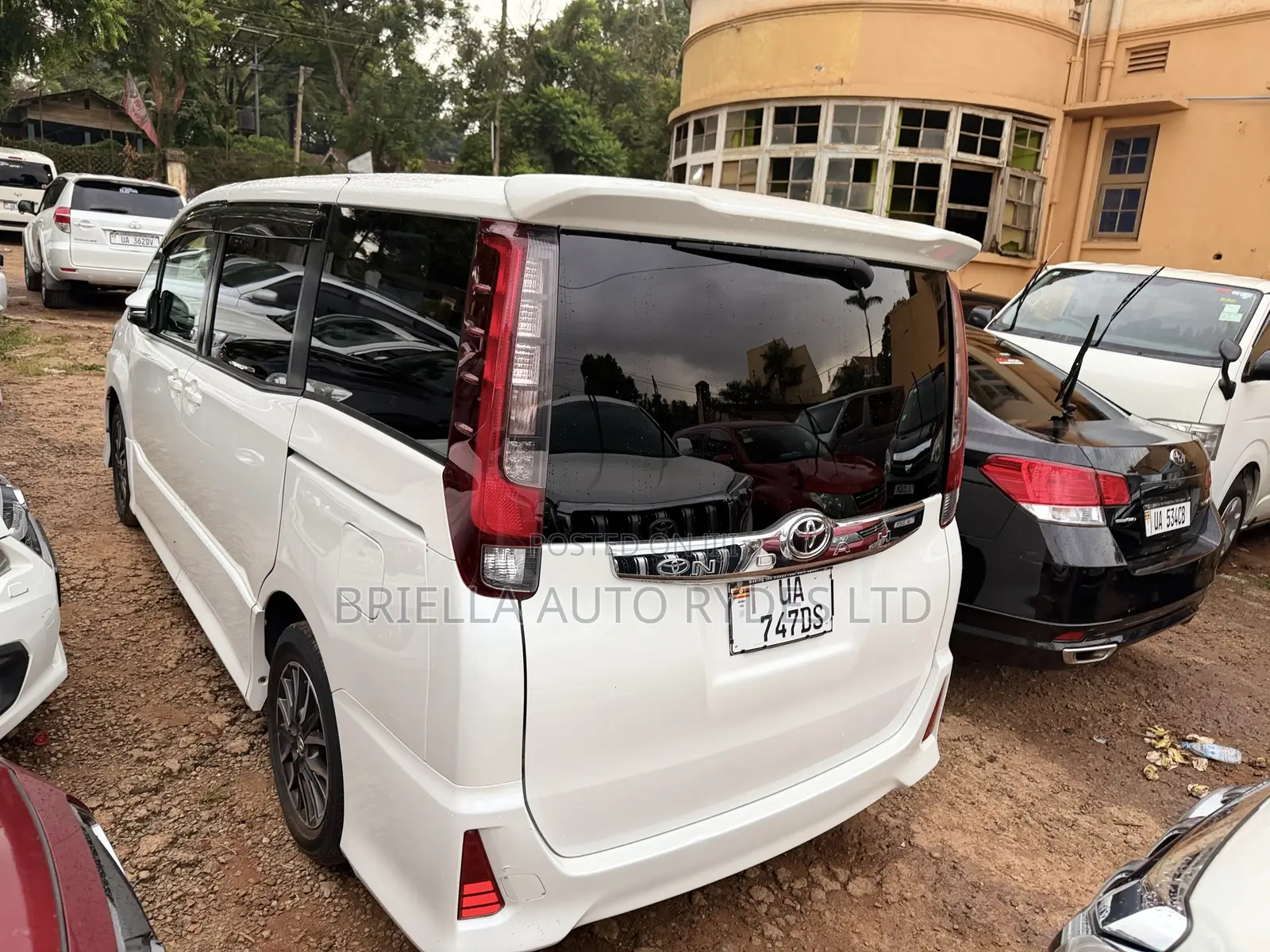 Toyota Noah 2016 Ivory