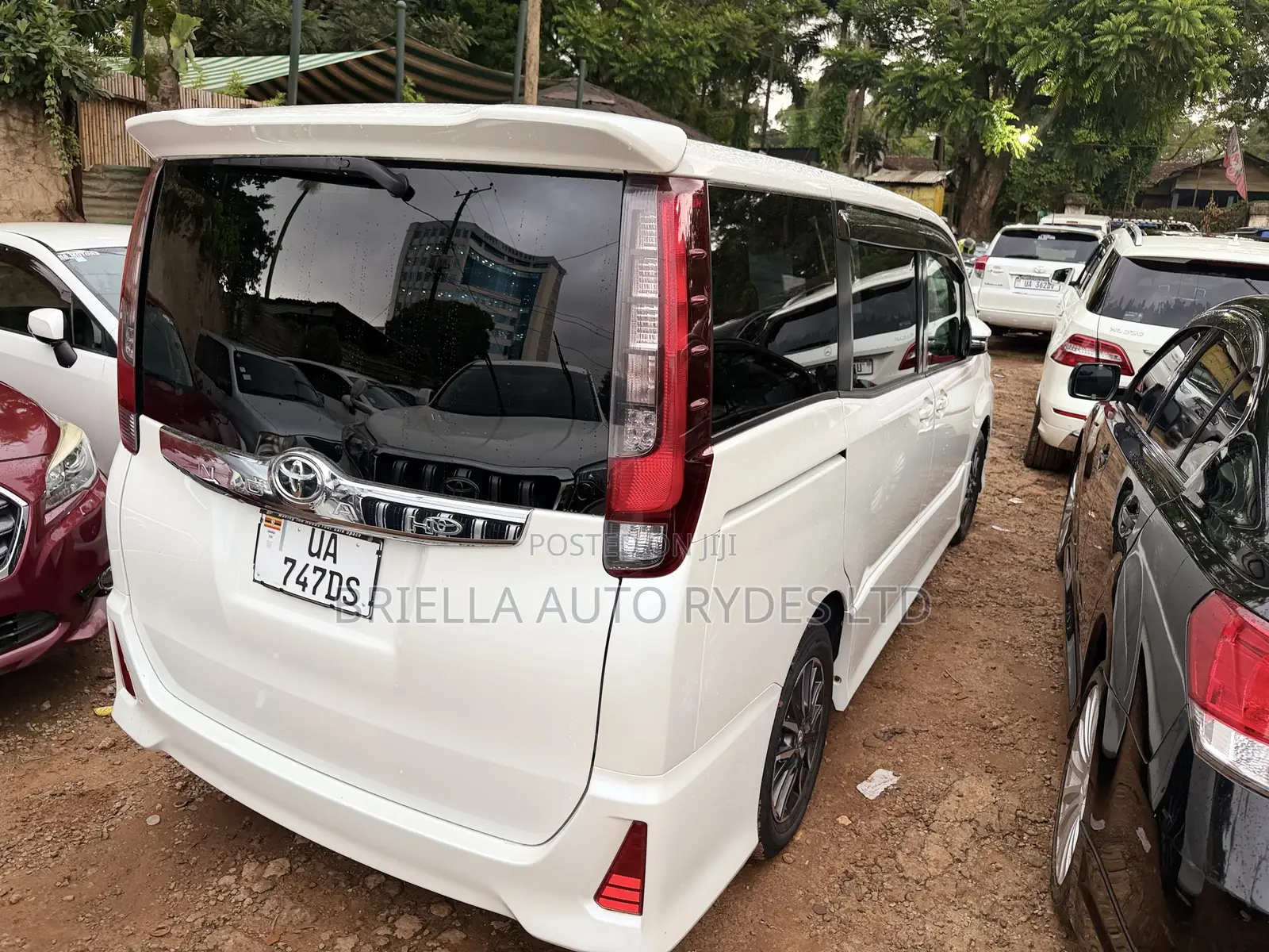 Toyota Noah 2016 Ivory