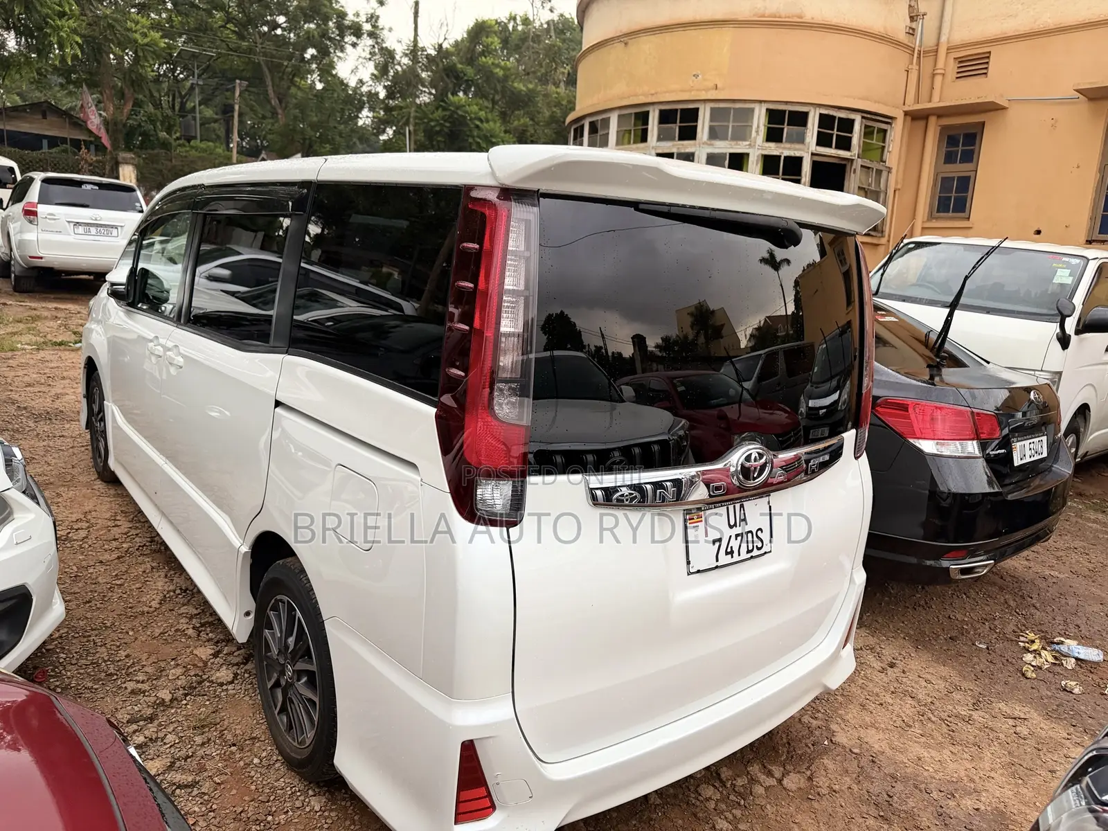 Toyota Noah 2016 Ivory