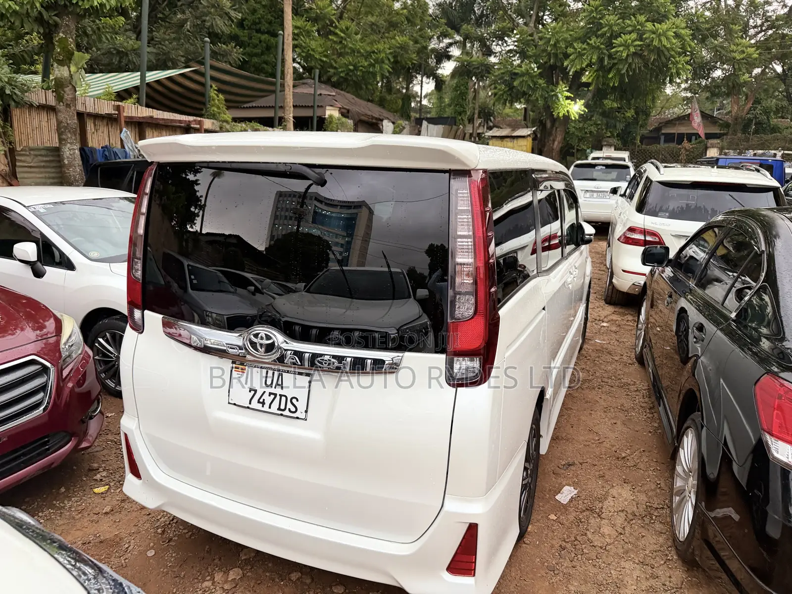 Toyota Noah 2016 Ivory