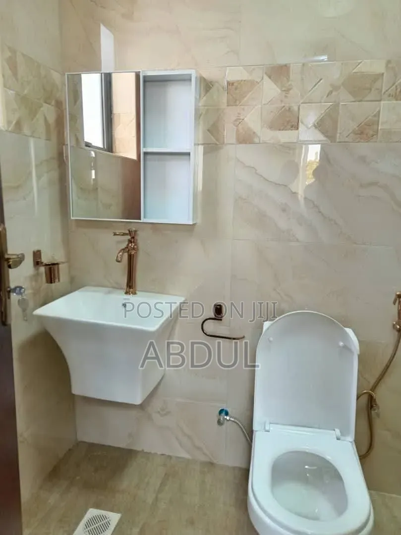 5bdrm Mansion in Namulanda, Katabi for sale