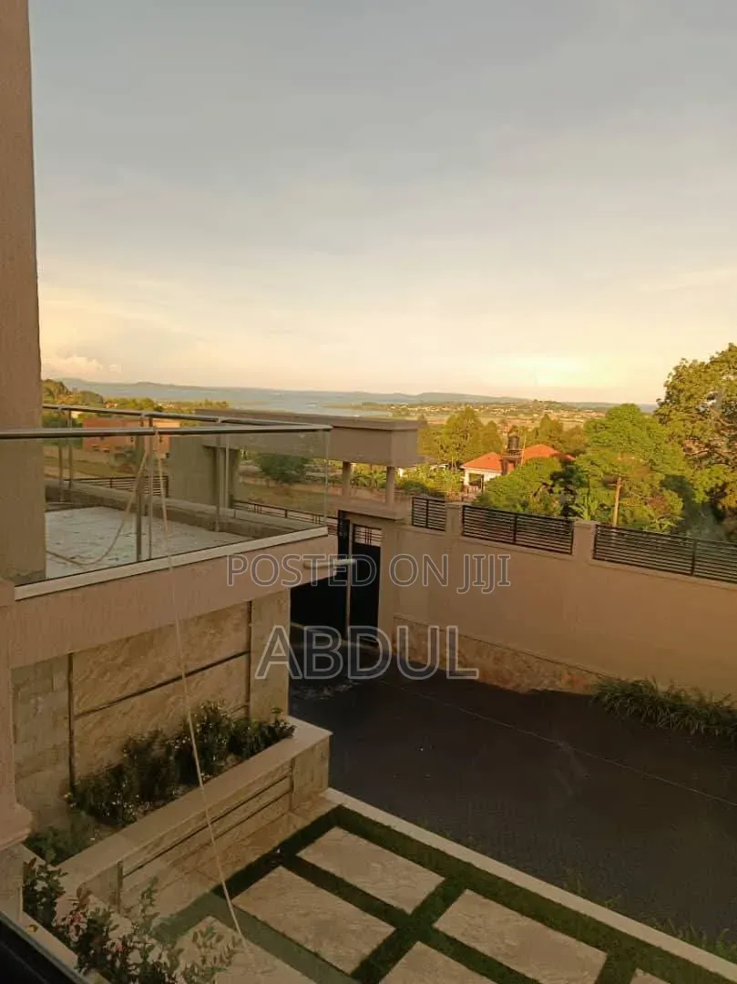 5bdrm Mansion in Namulanda, Katabi for sale