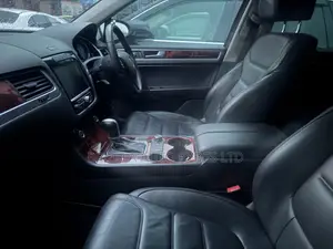 Volkswagen Touareg 2014 White