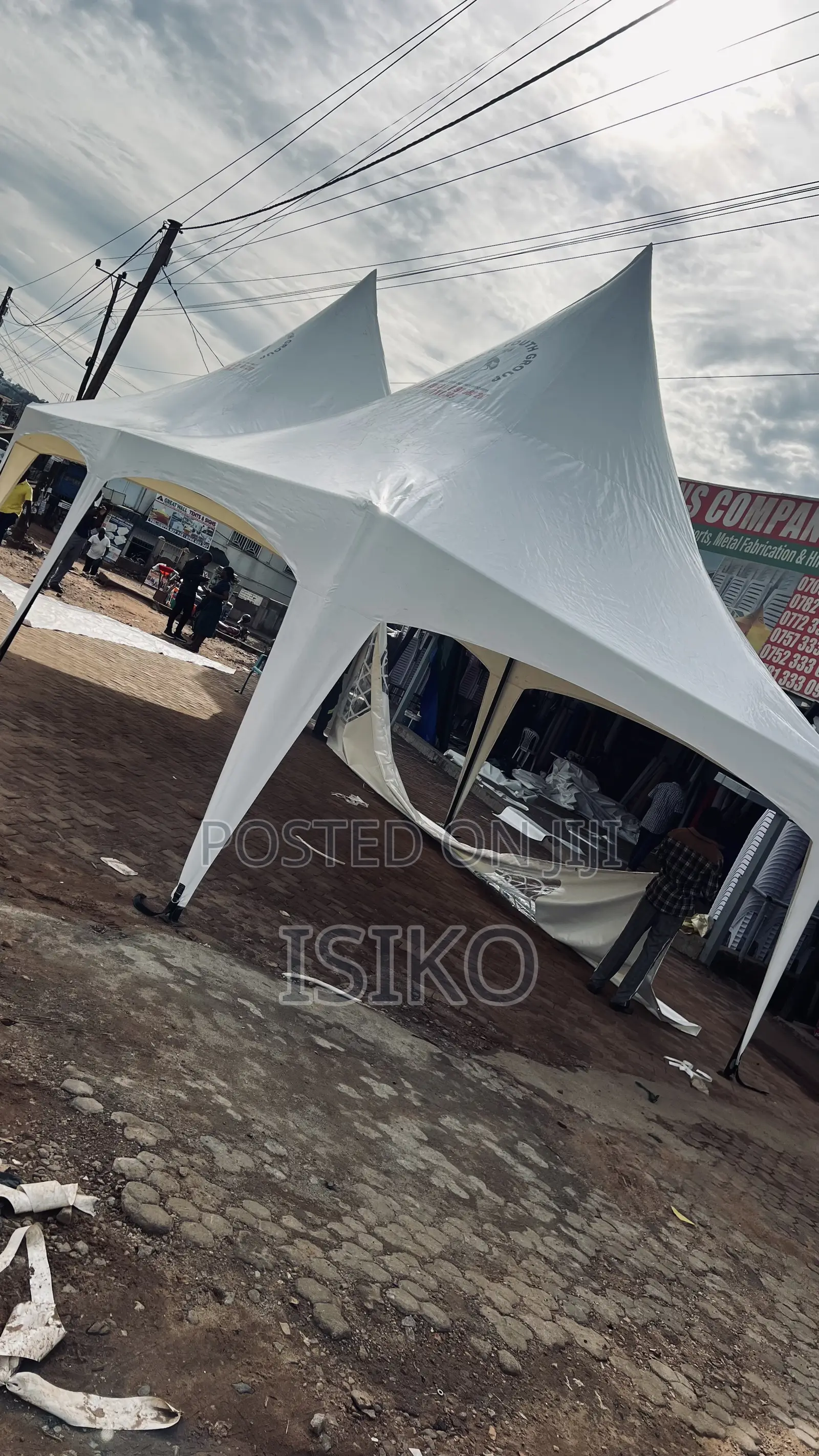 White Butterflied 100 Seater Tent
