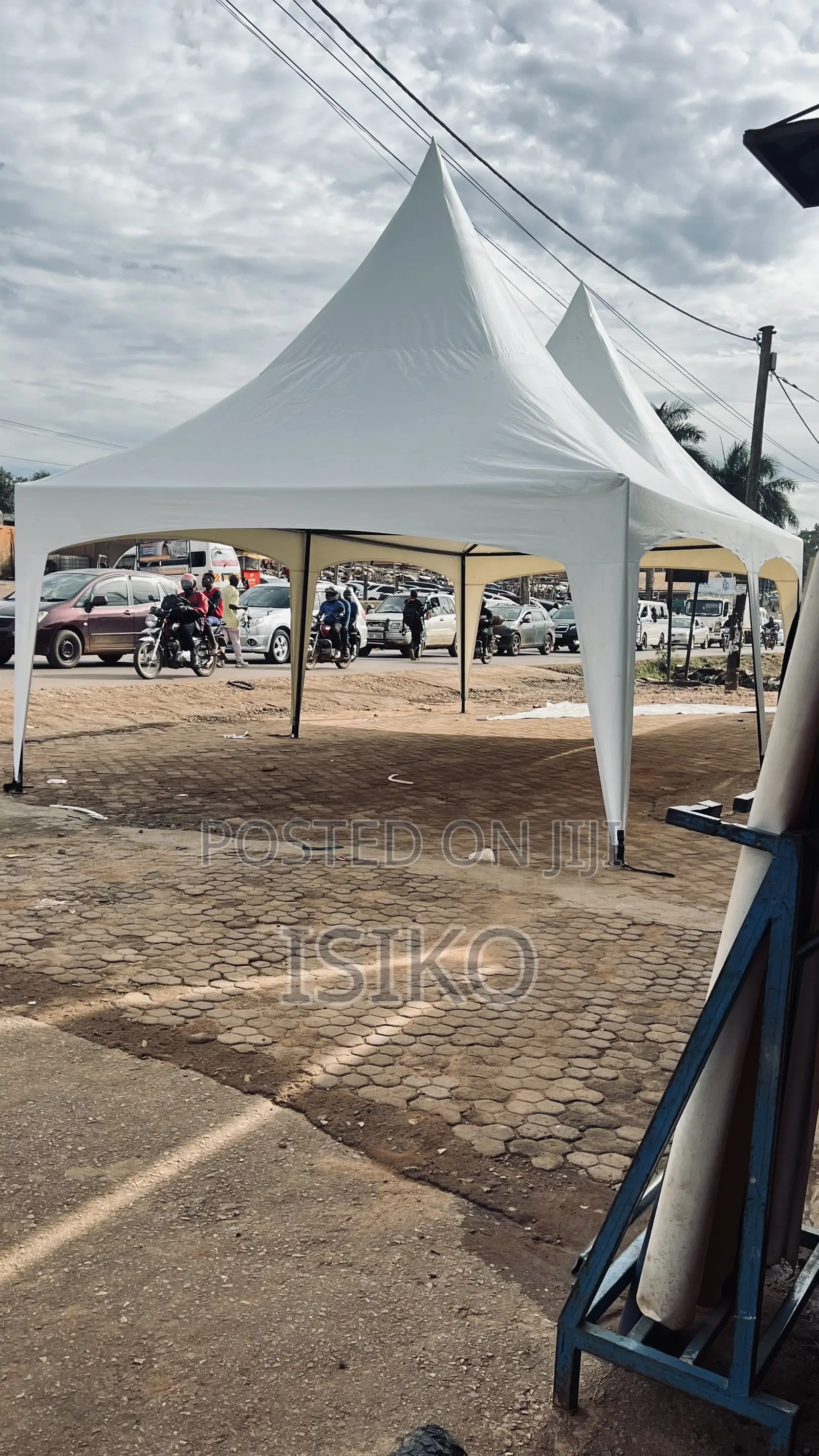 White Butterflied 100 Seater Tent
