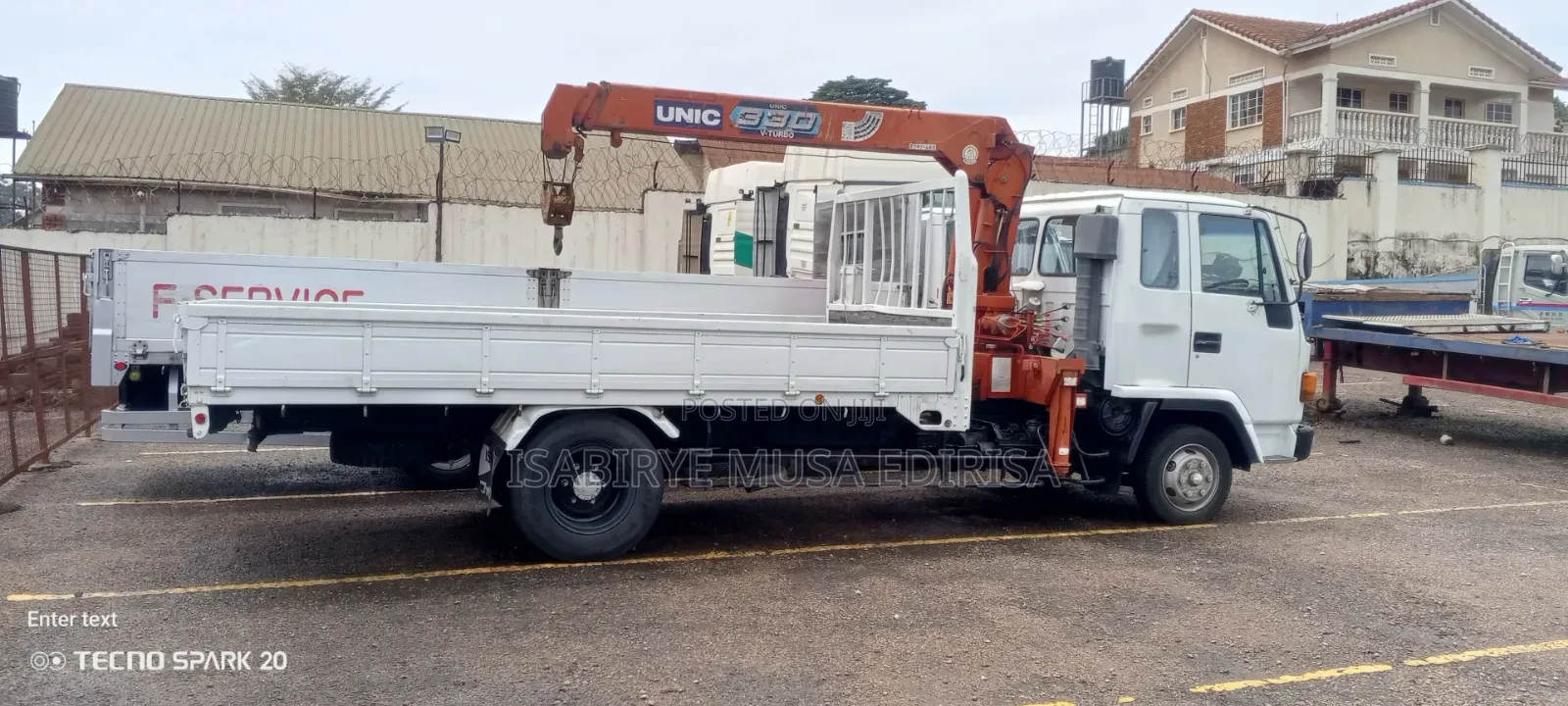 Isuzu Forward Crane