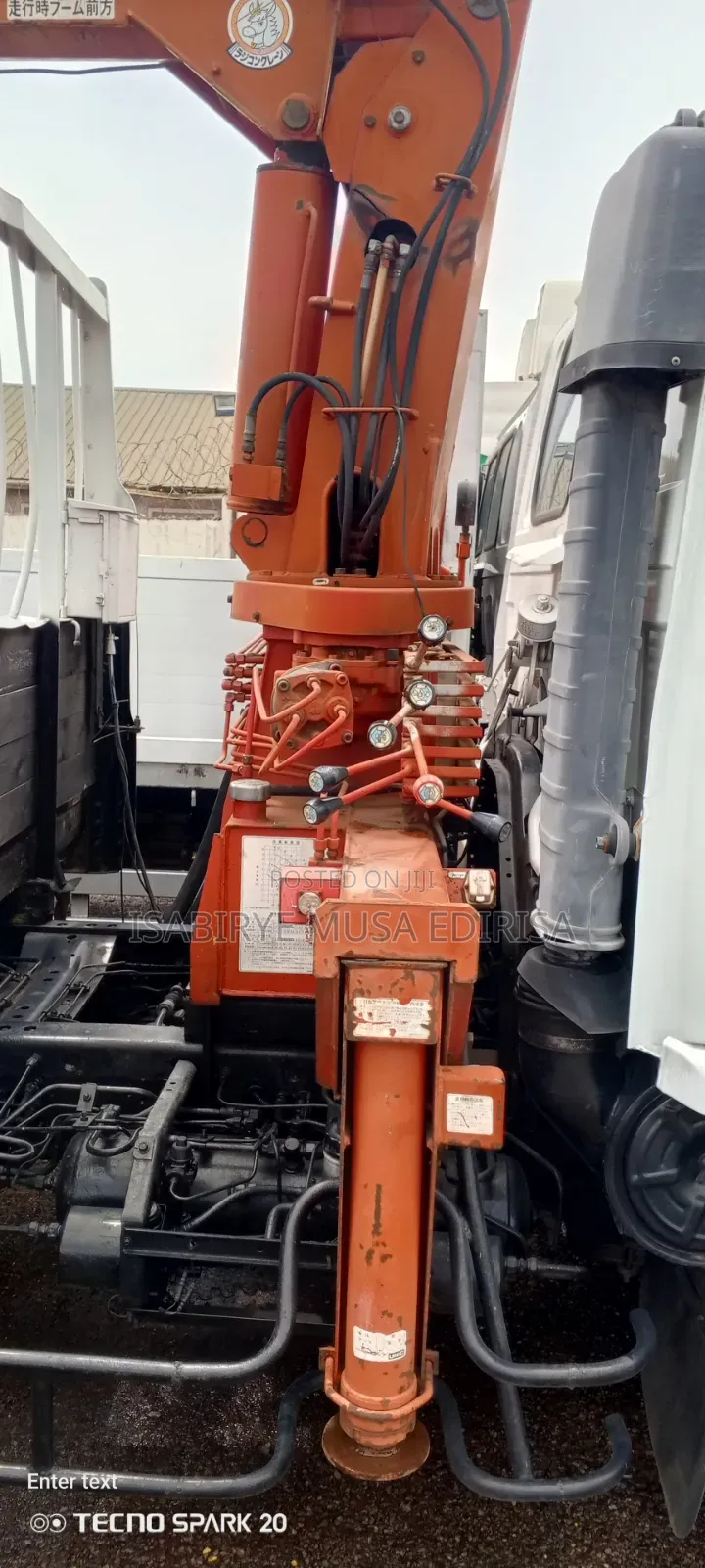 Isuzu Forward Crane