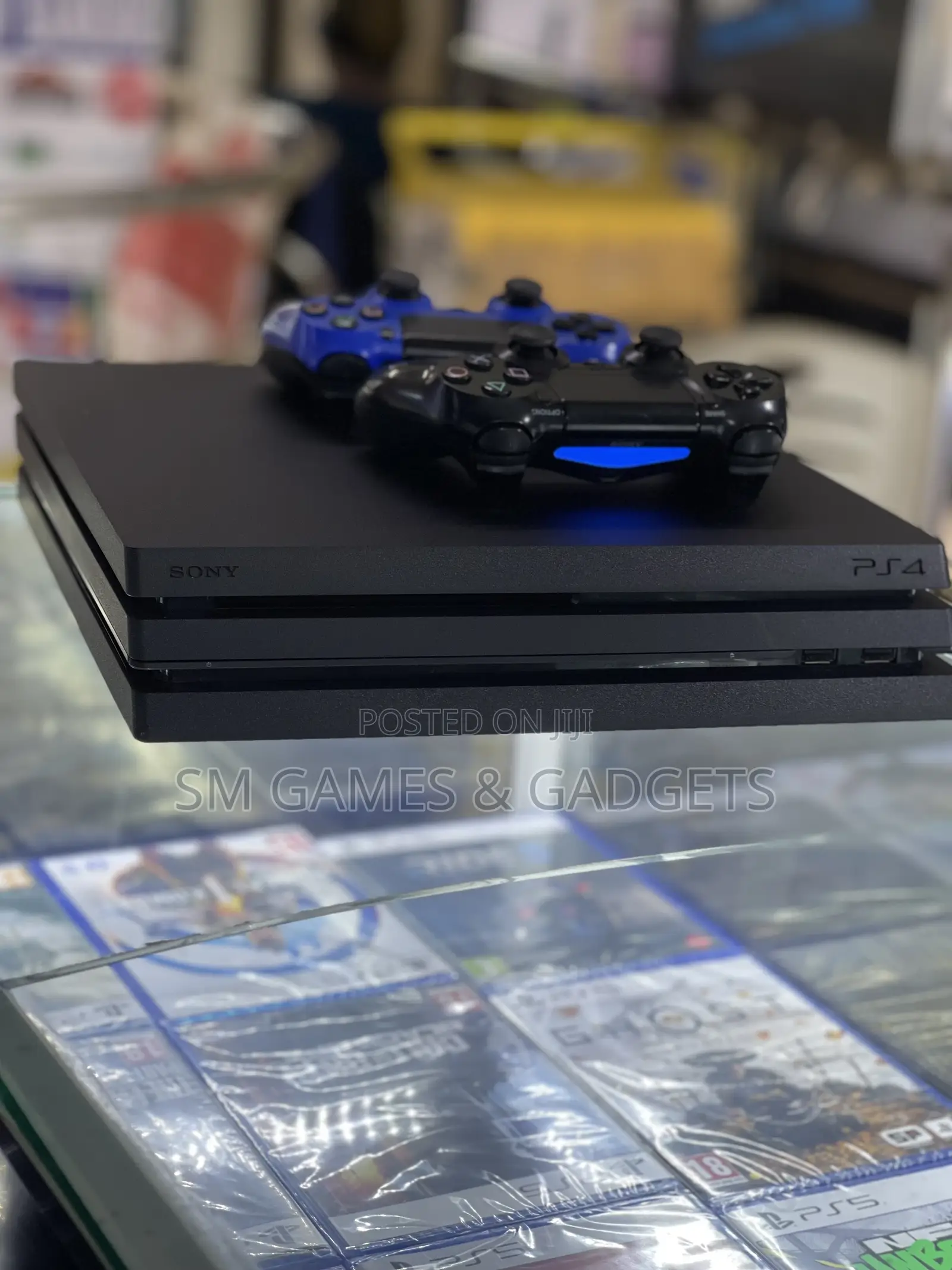 Ps4 Pro (Playstation 4 Pro) Full Set With 2 Controllers and 20 Games