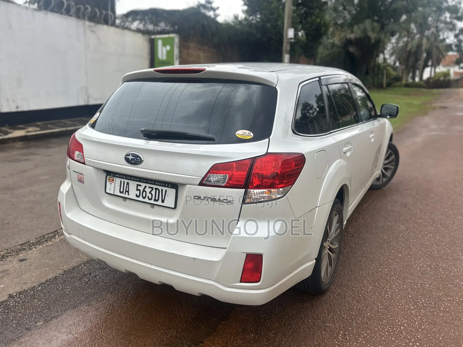 Subaru Outback 2.5i 2011 White