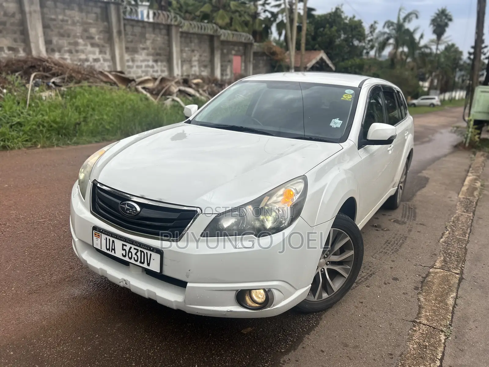 Subaru Outback 2.5i 2011 White