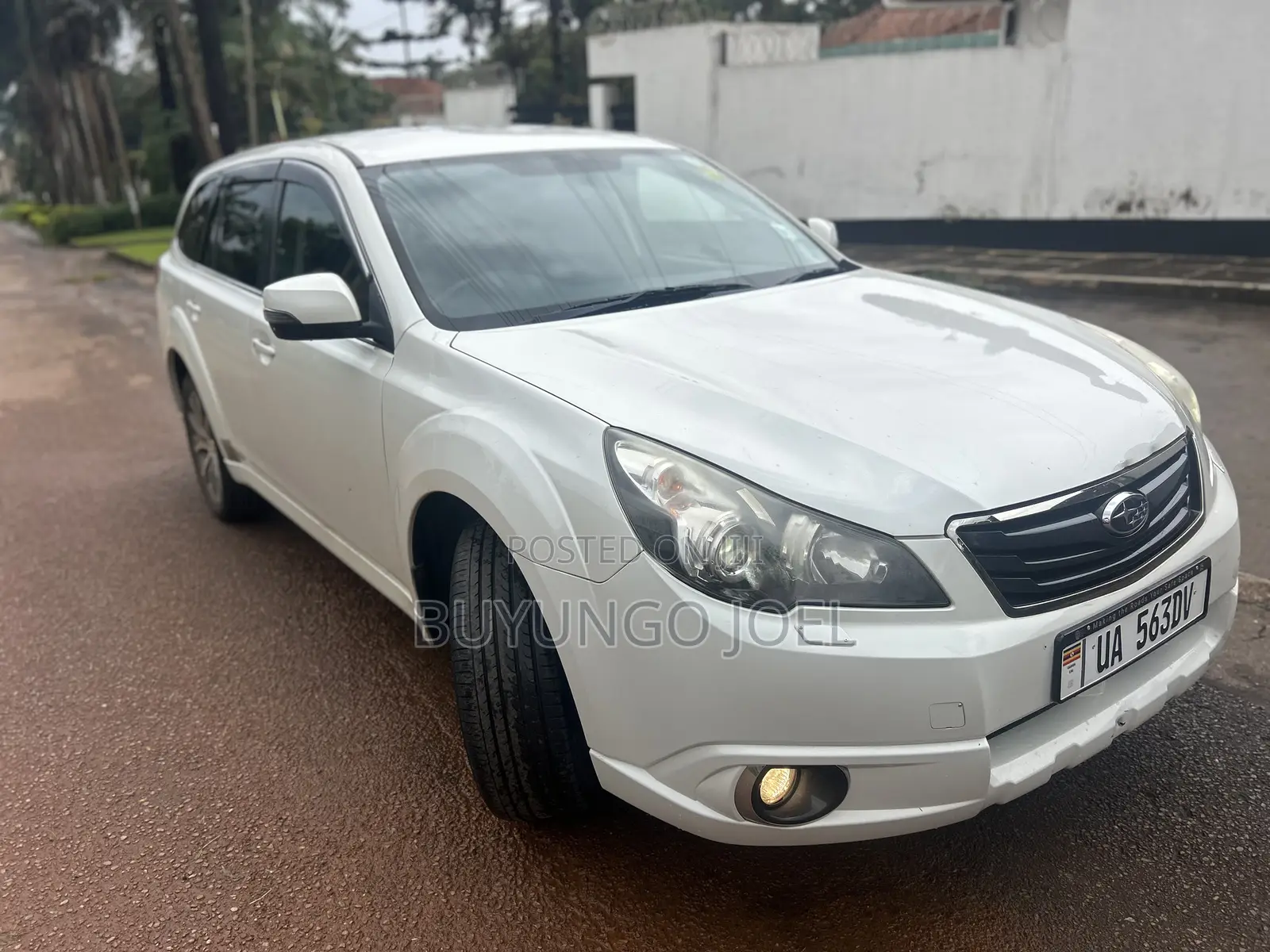 Subaru Outback 2.5i 2011 White