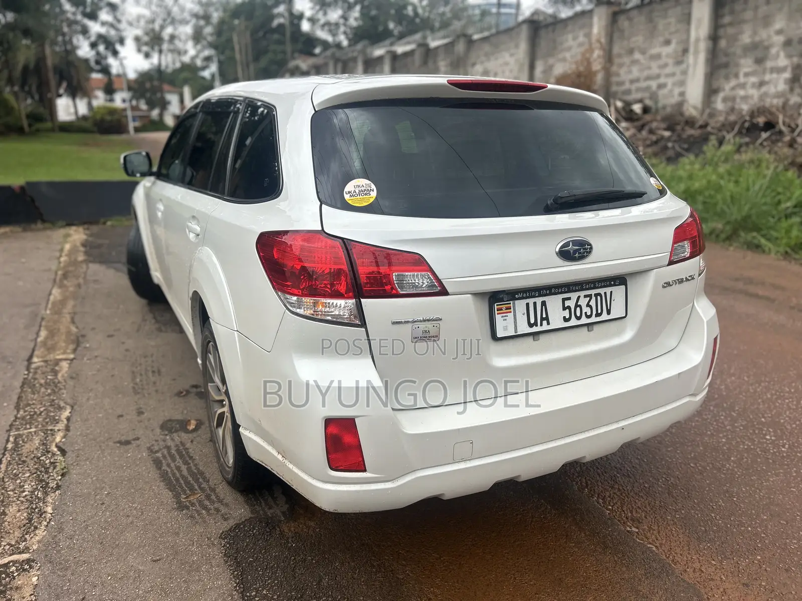 Subaru Outback 2.5i 2011 White