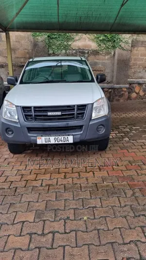 Isuzu D-MAX 2011 White