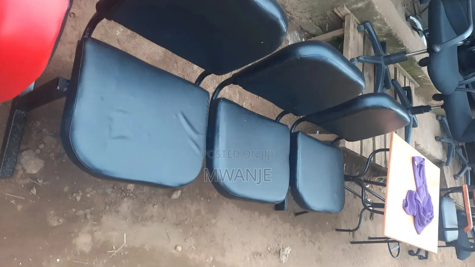Sweetie Usa Good Waiting Chair