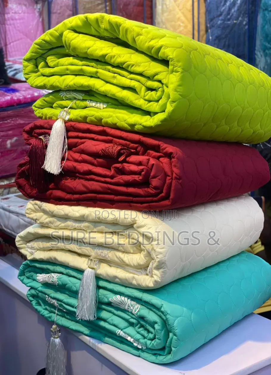 Vivo 7*7 Bedspreads