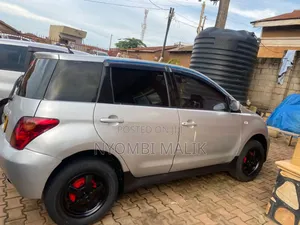 Toyota IST 2005 Silver