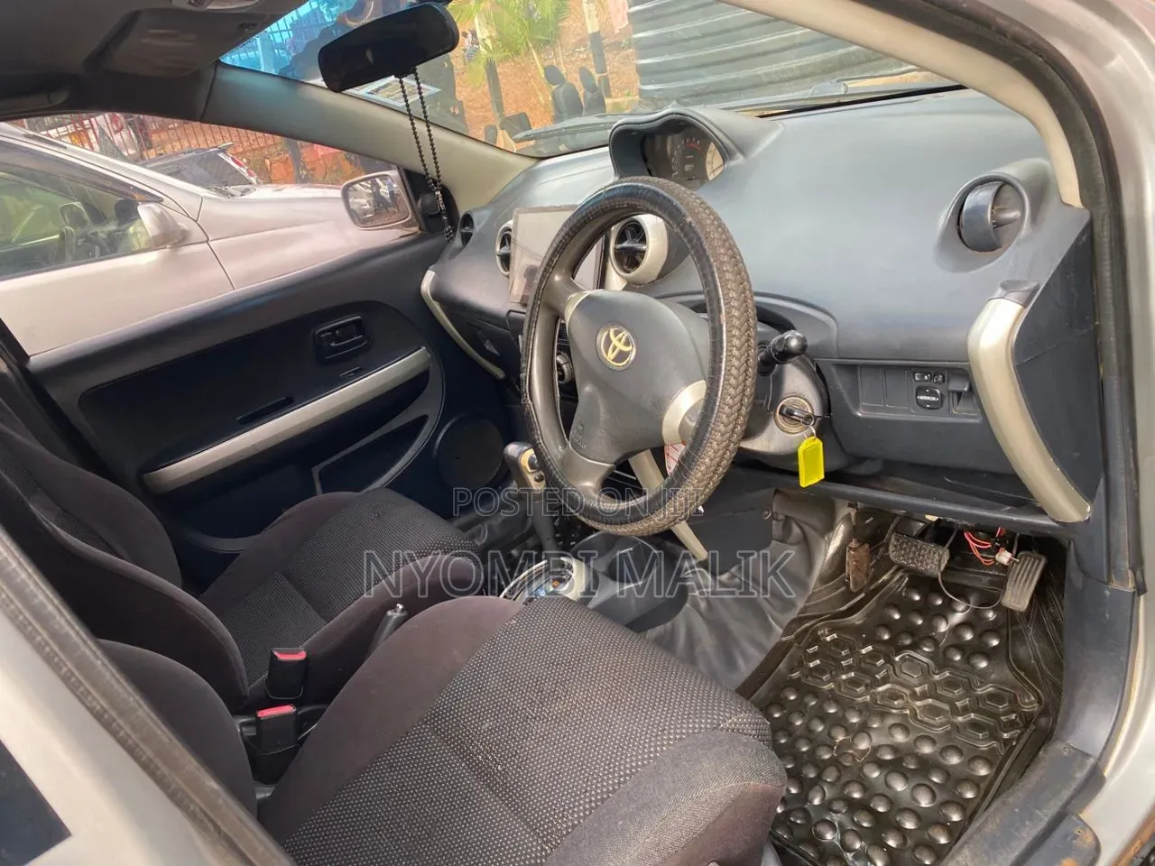Toyota IST 2005 Silver